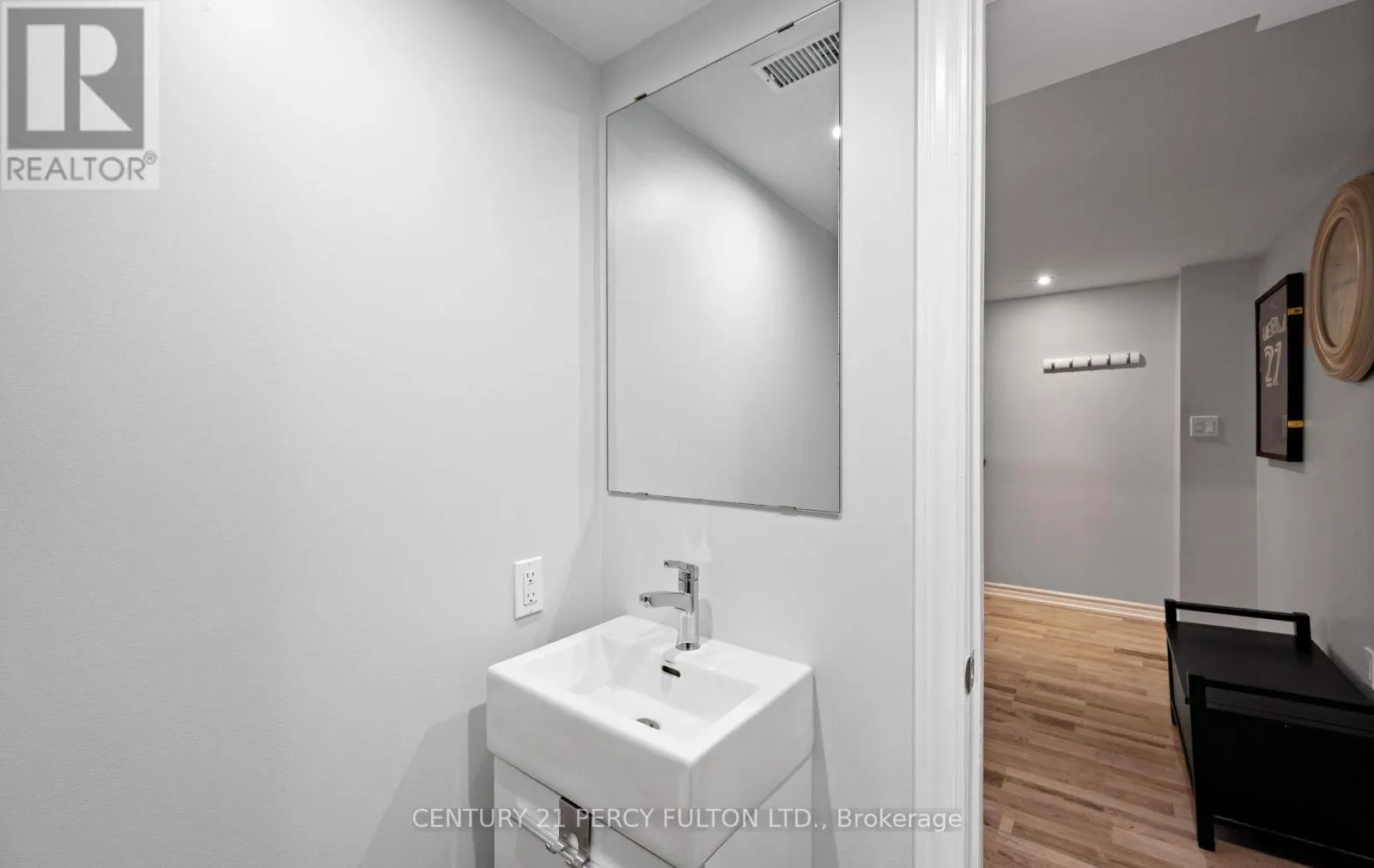 111 - 57 GOLDEN APPLEWAY