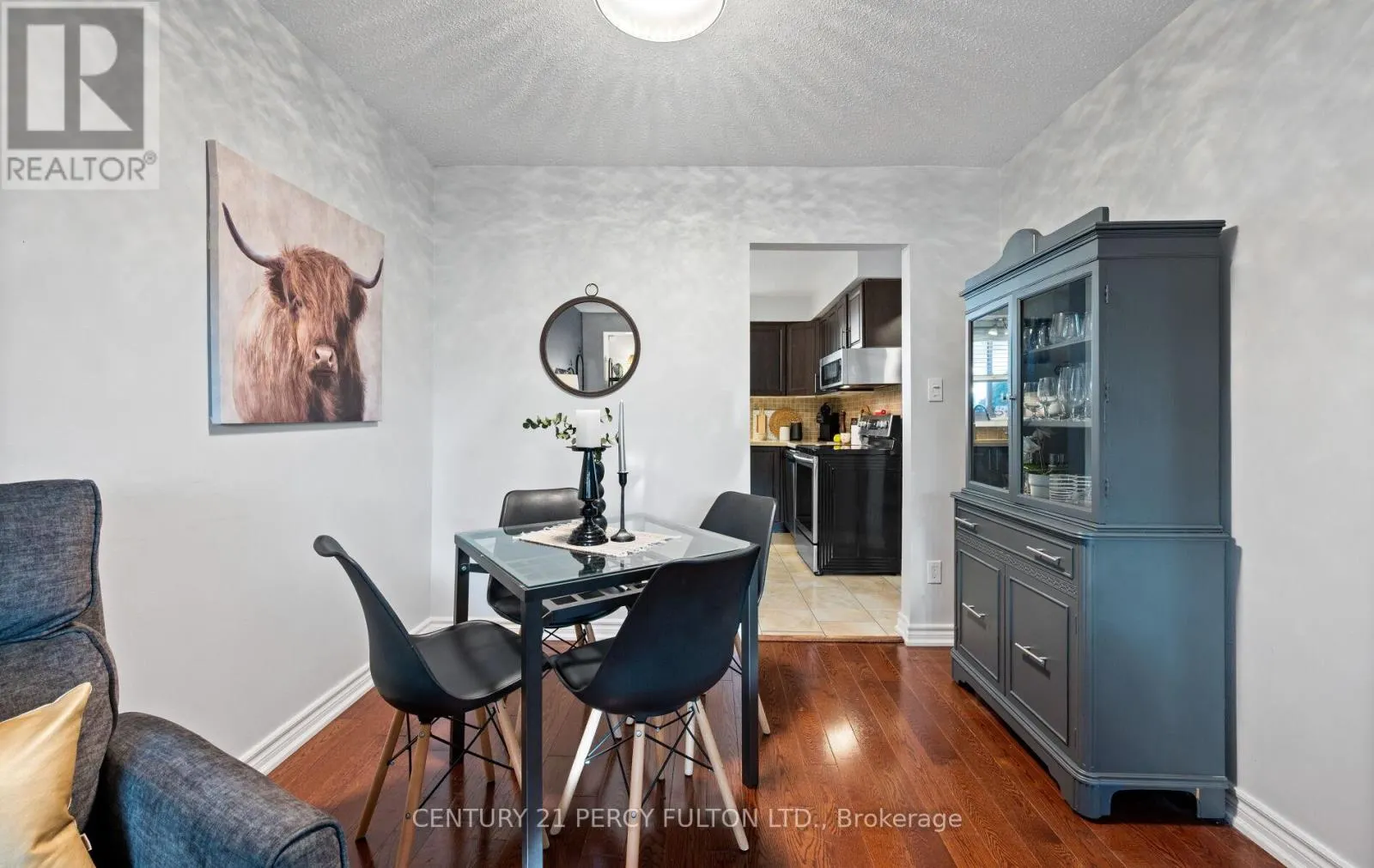 111 - 57 GOLDEN APPLEWAY