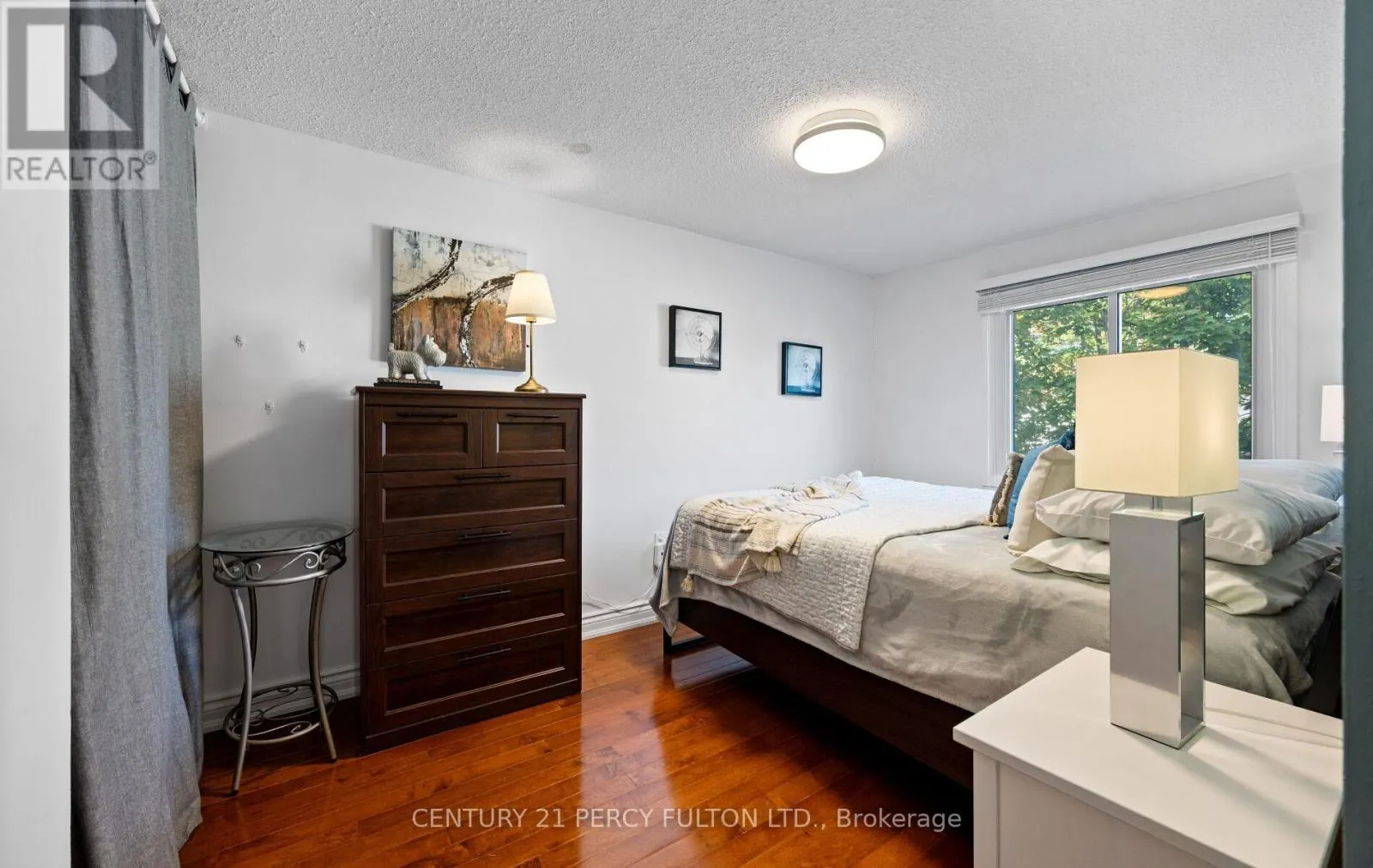 111 - 57 GOLDEN APPLEWAY