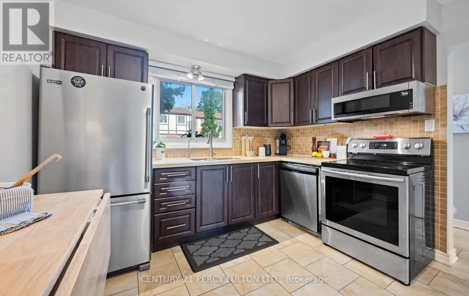 111 - 57 GOLDEN APPLEWAY