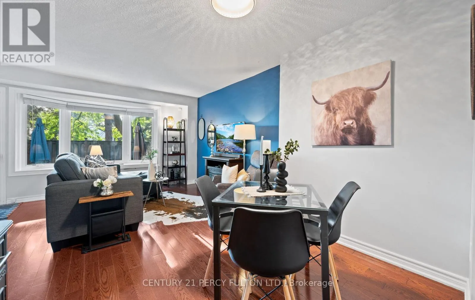 111 - 57 GOLDEN APPLEWAY
