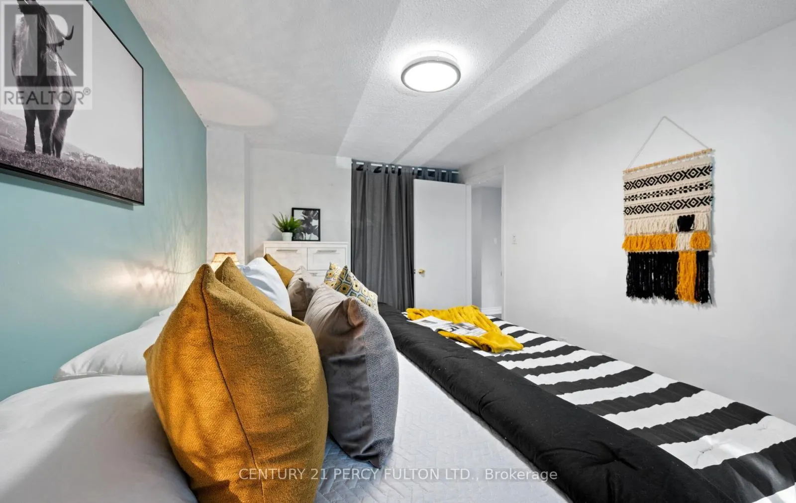 111 - 57 GOLDEN APPLEWAY