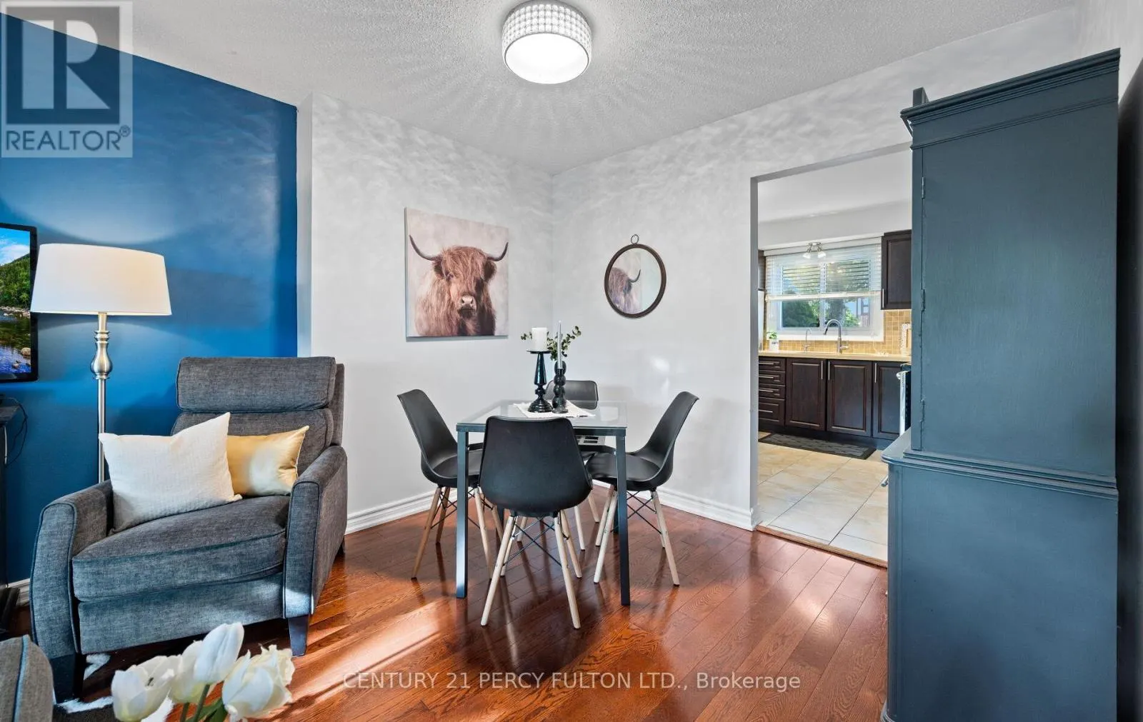 111 - 57 GOLDEN APPLEWAY