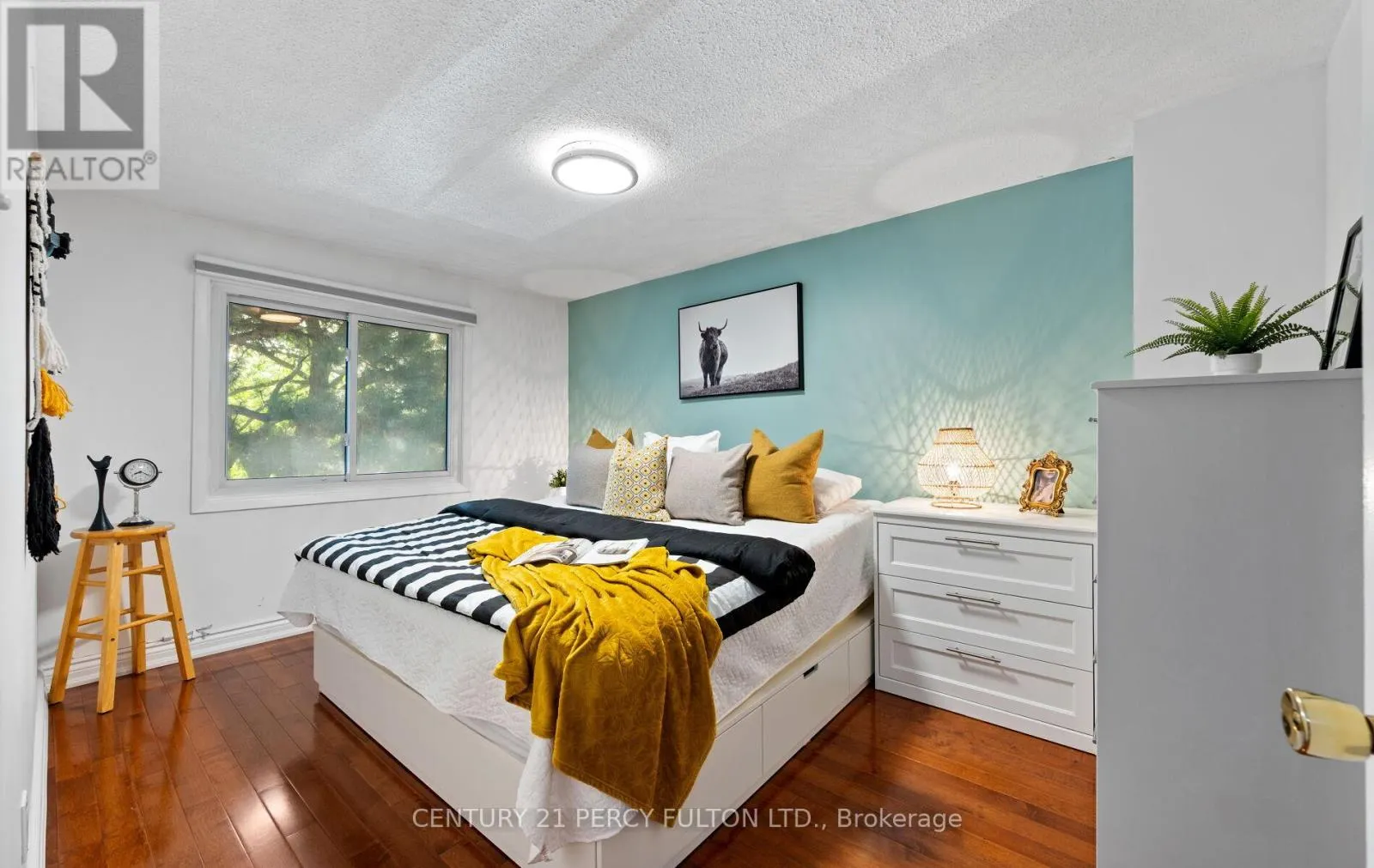 111 - 57 GOLDEN APPLEWAY