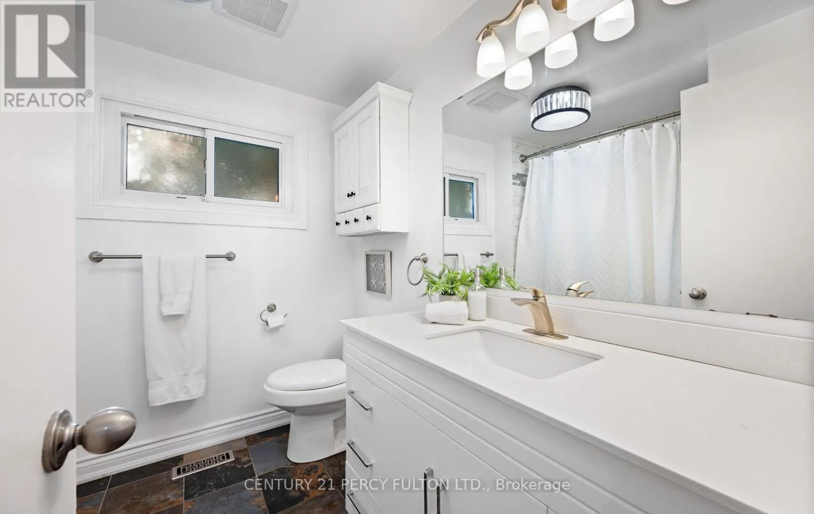 111 - 57 GOLDEN APPLEWAY