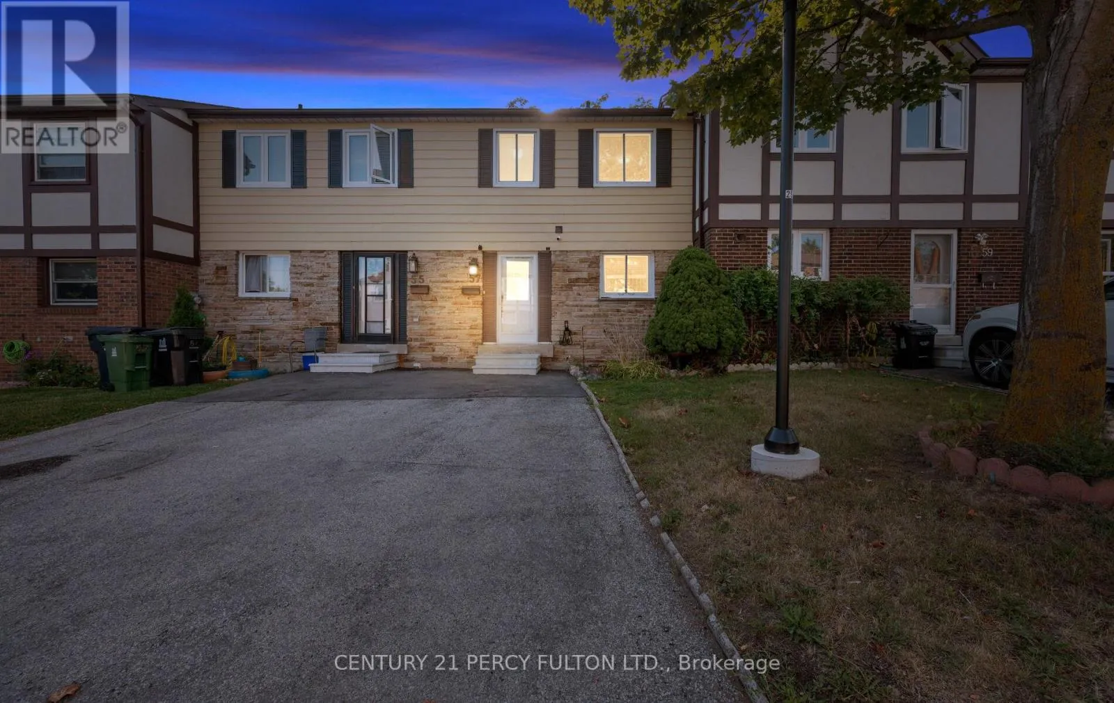 111 - 57 GOLDEN APPLEWAY