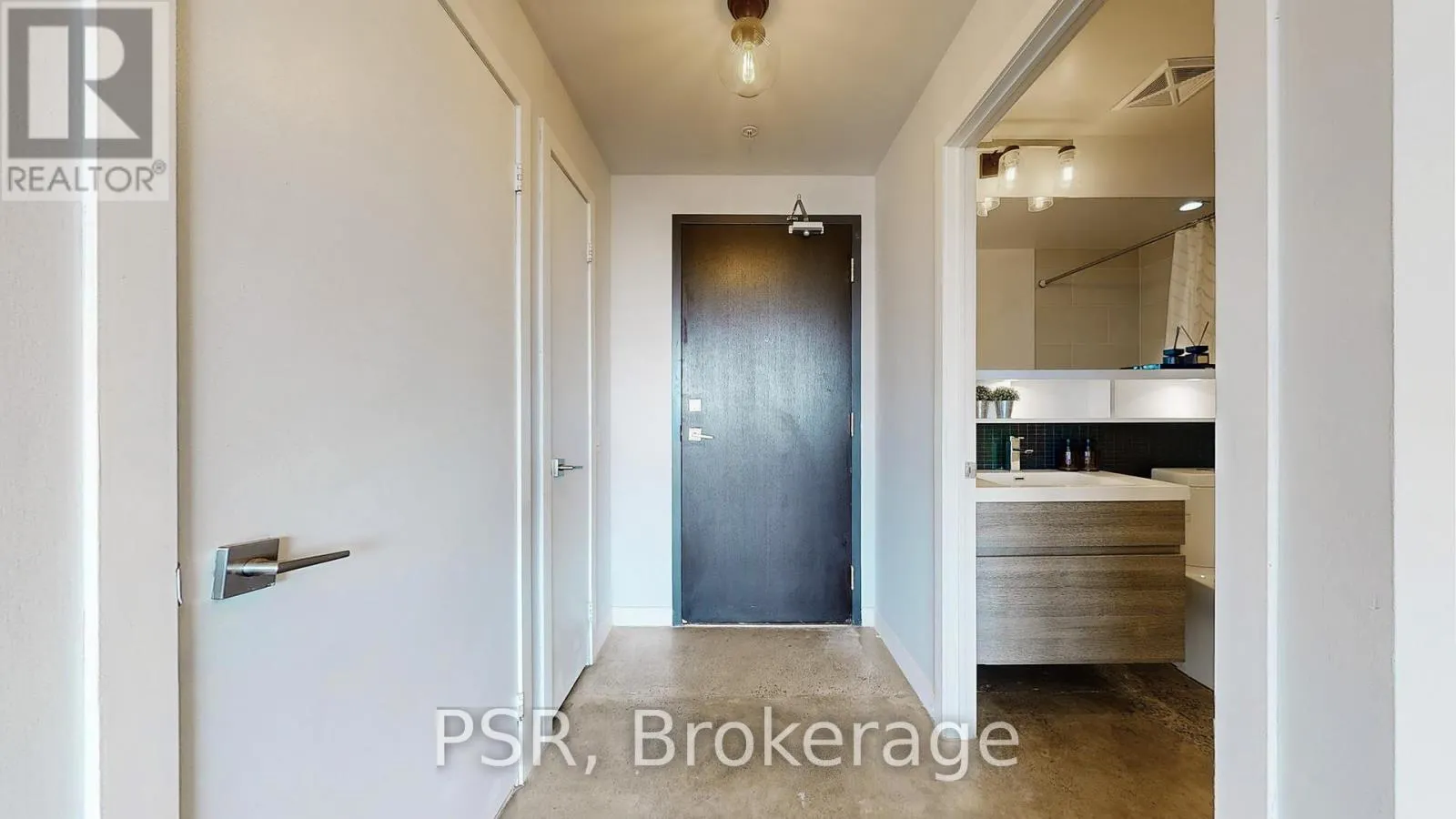 602 - 1239 DUNDAS STREET W