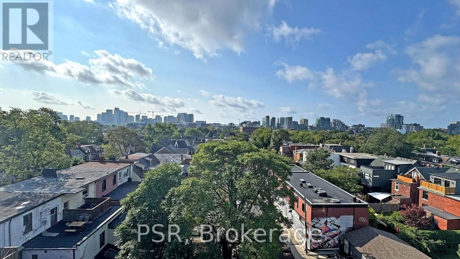 602 - 1239 DUNDAS STREET W