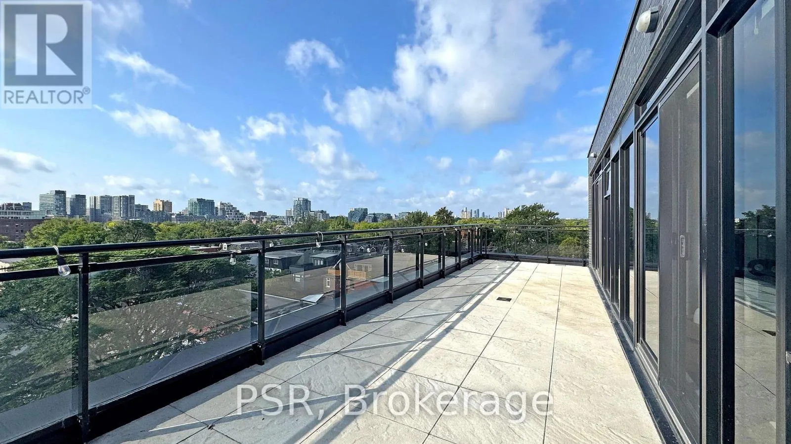 602 - 1239 DUNDAS STREET W