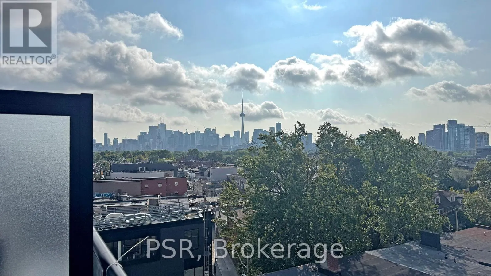 602 - 1239 DUNDAS STREET W
