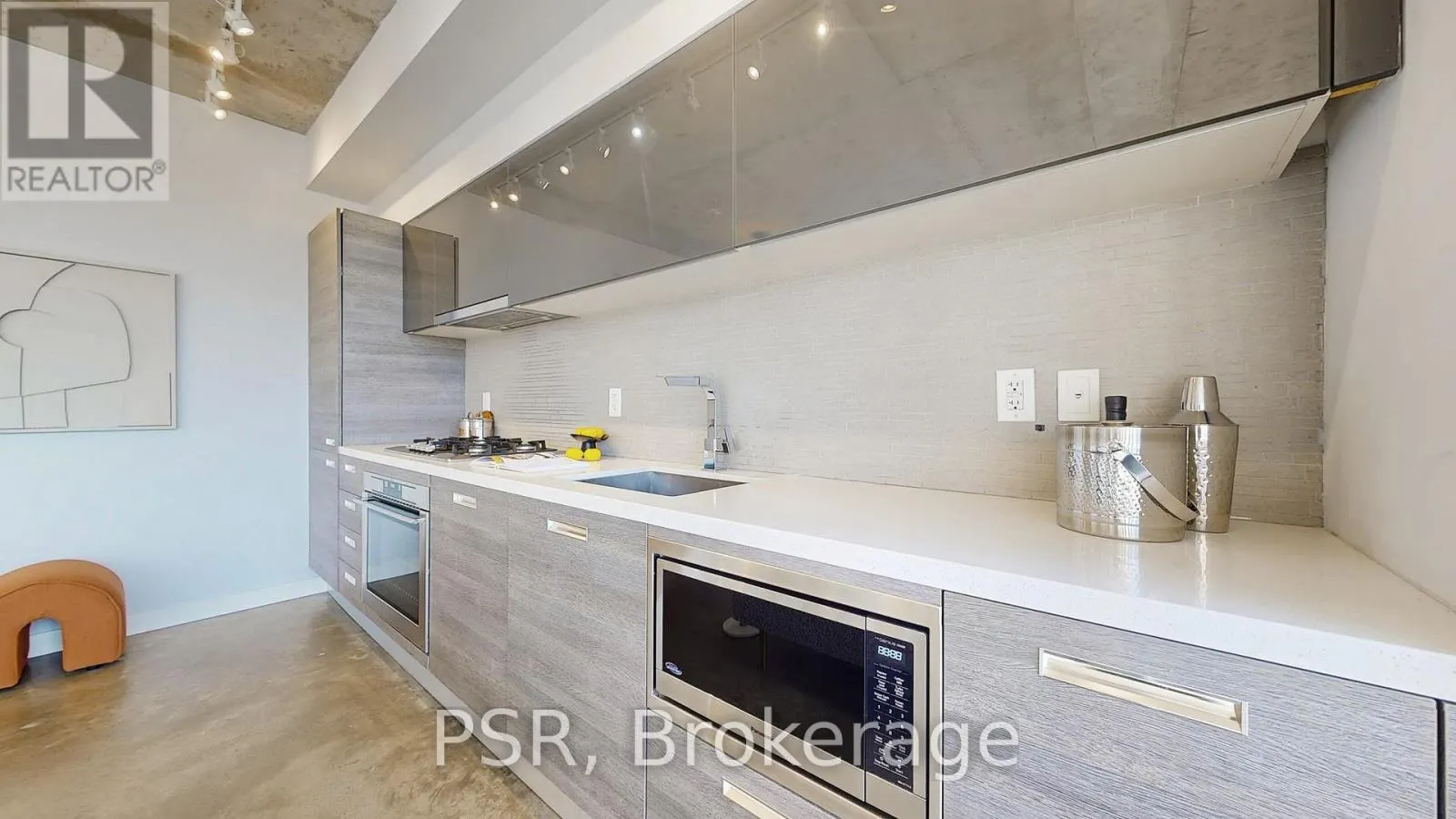 602 - 1239 DUNDAS STREET W