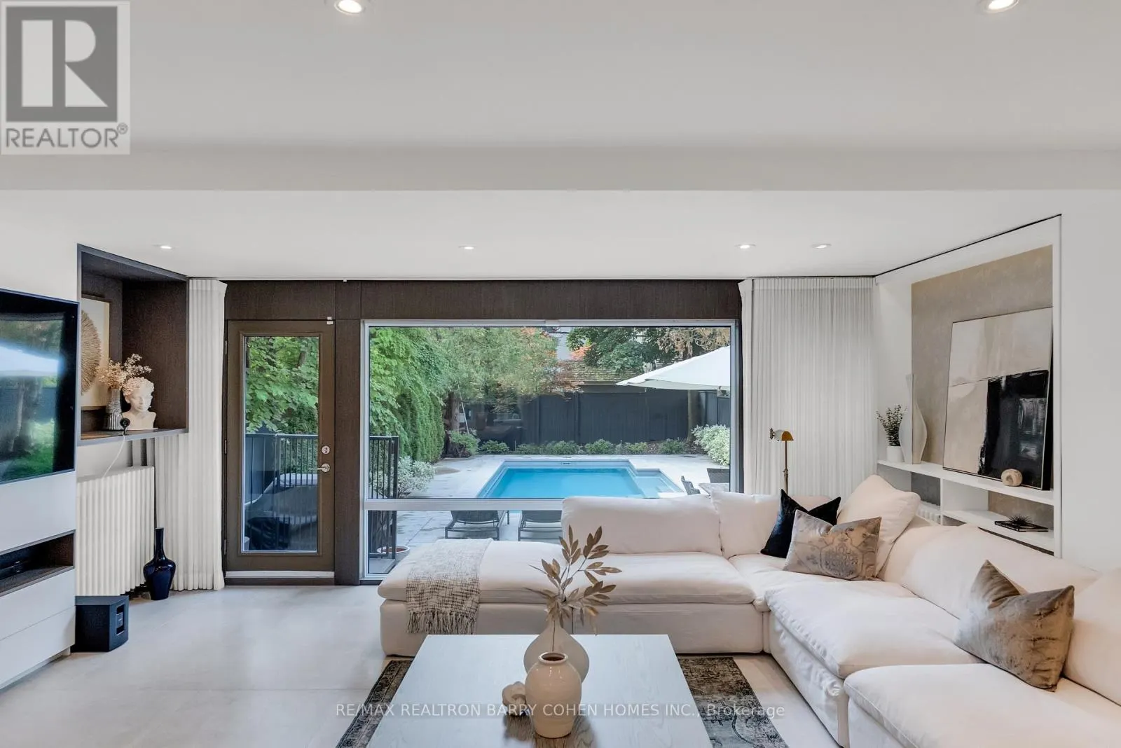 18 ASTLEY AVENUE