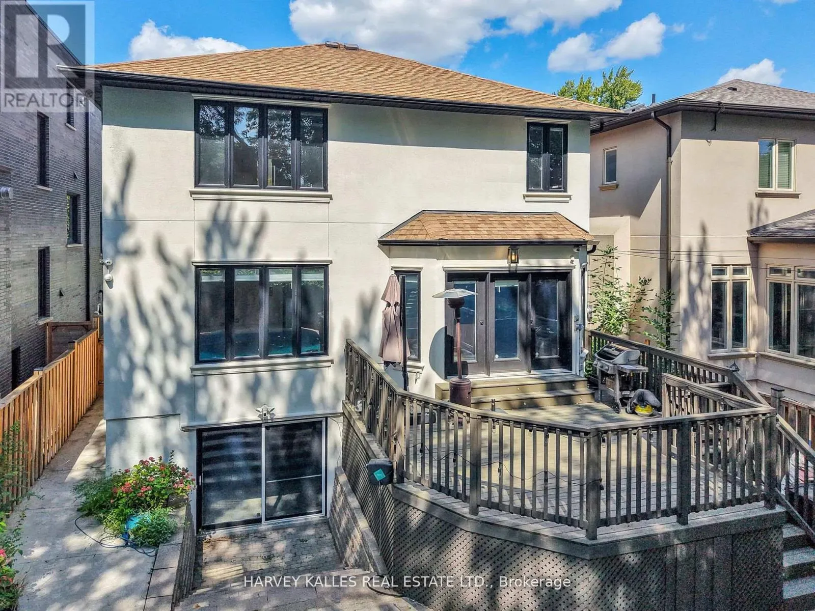 737 WOBURN AVENUE