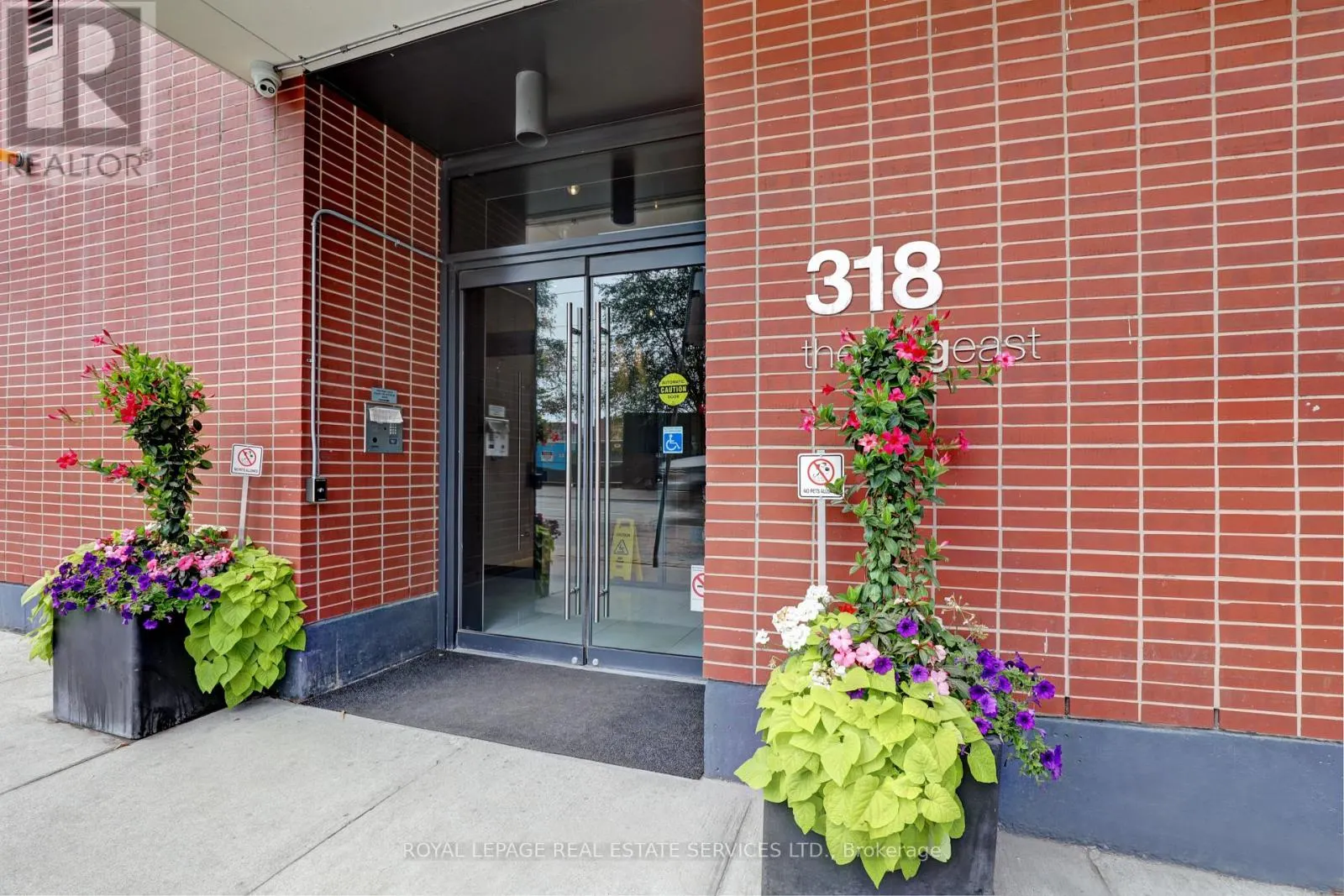 1305 - 318 KING STREET E