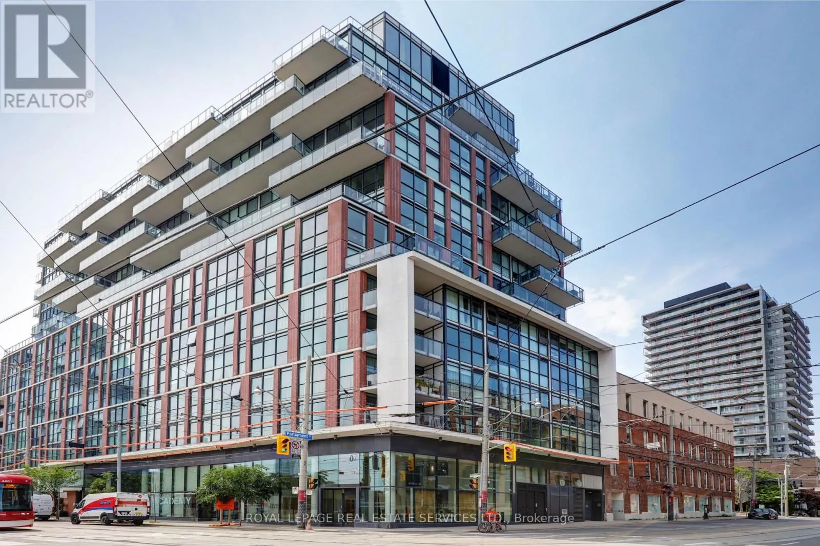 1305 - 318 KING STREET E