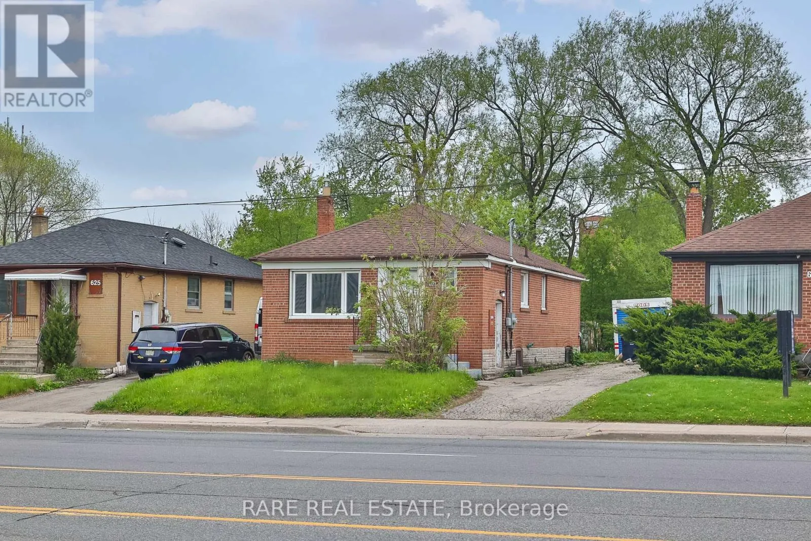 BASEMENT - 627 SHEPPARD AVENUE W