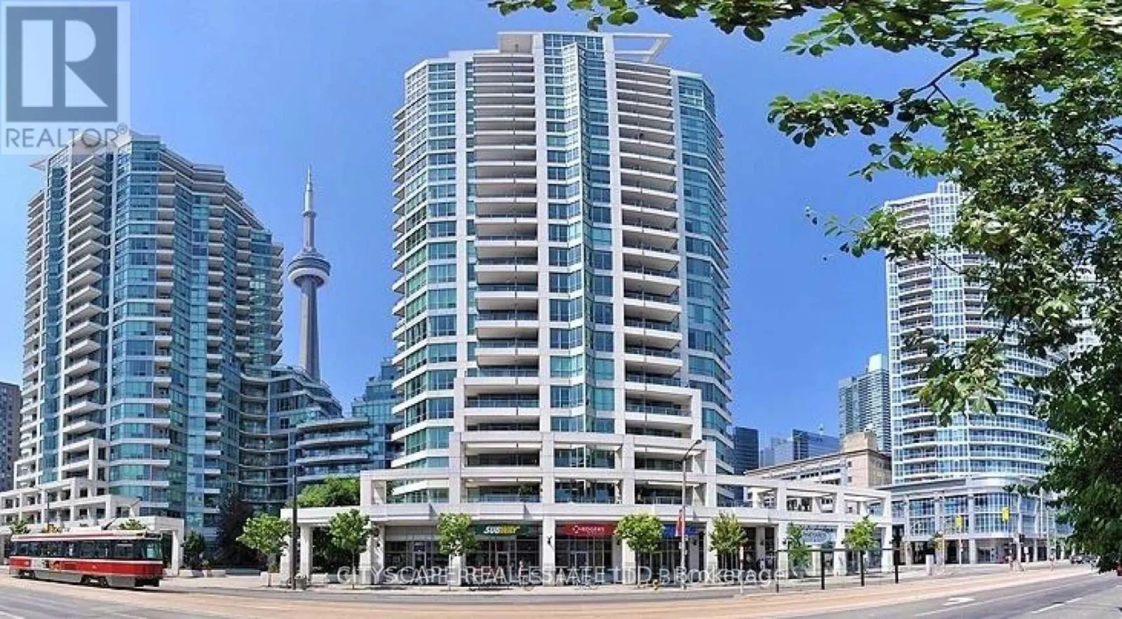 826 - 230 QUEENS QUAY WEST