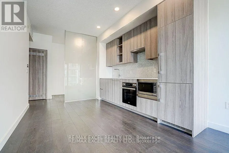2001 - 85 MCMAHON DRIVE