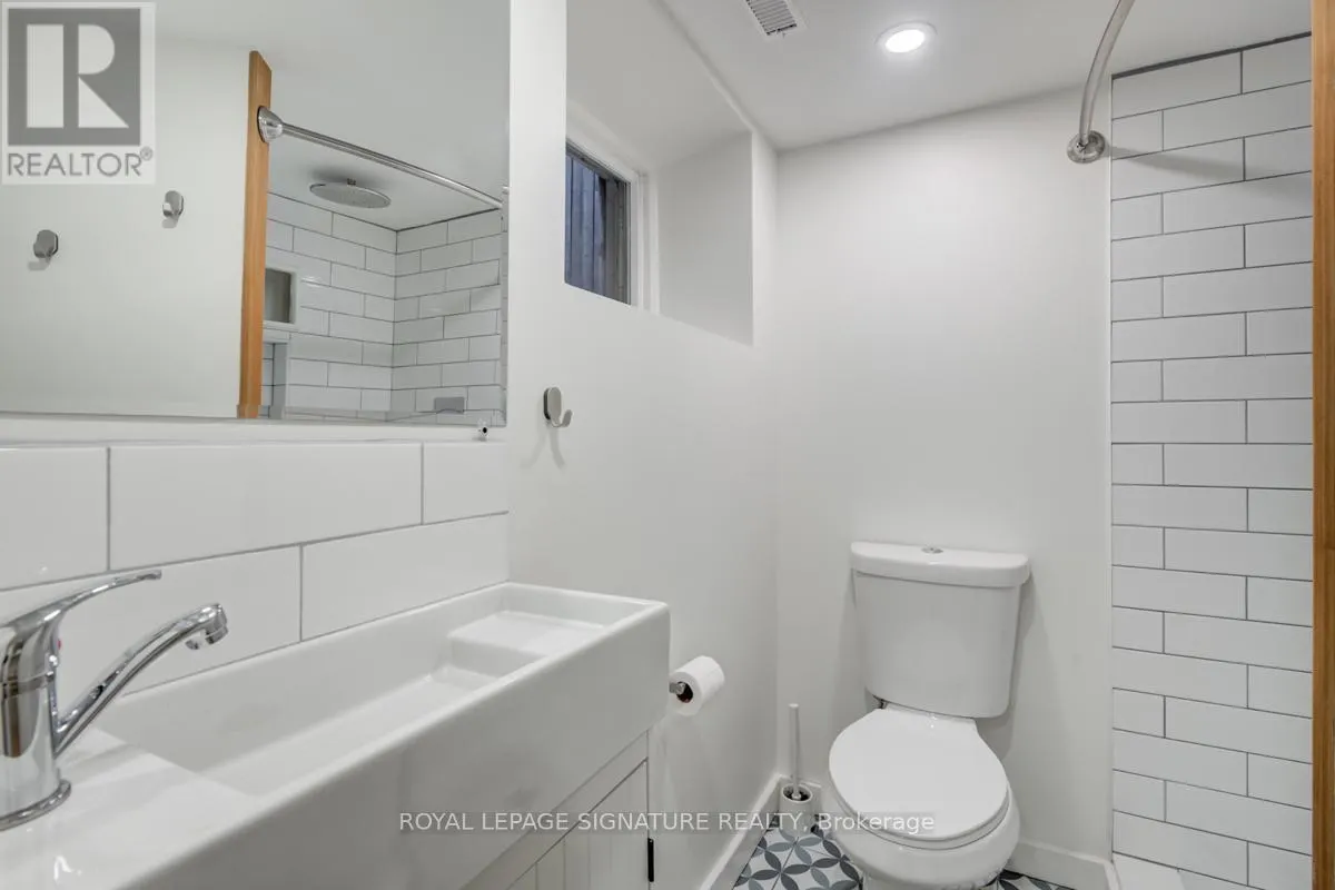 (LOWER) - 125 GLENHOLME AVENUE