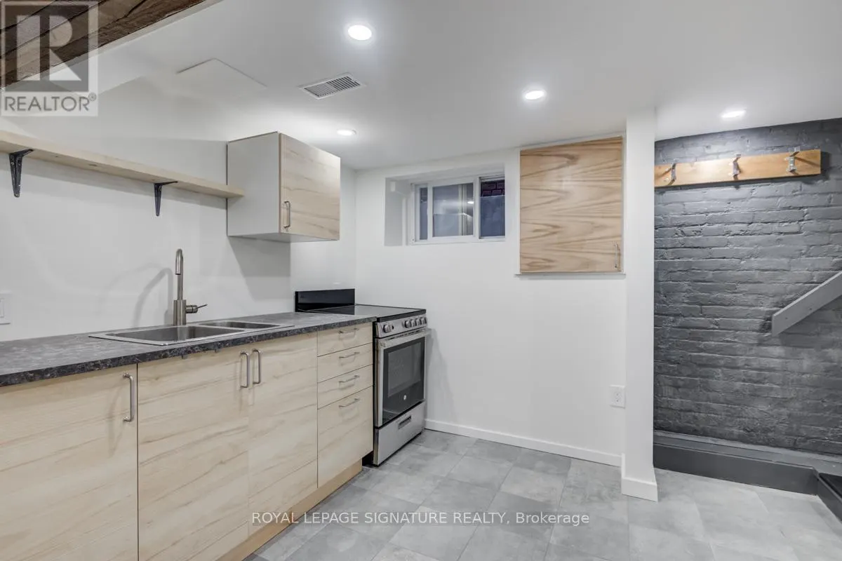 (LOWER) - 125 GLENHOLME AVENUE