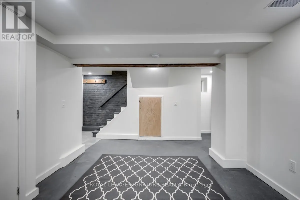 (LOWER) - 125 GLENHOLME AVENUE