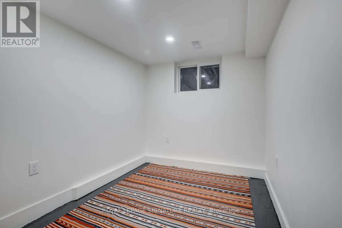 (LOWER) - 125 GLENHOLME AVENUE