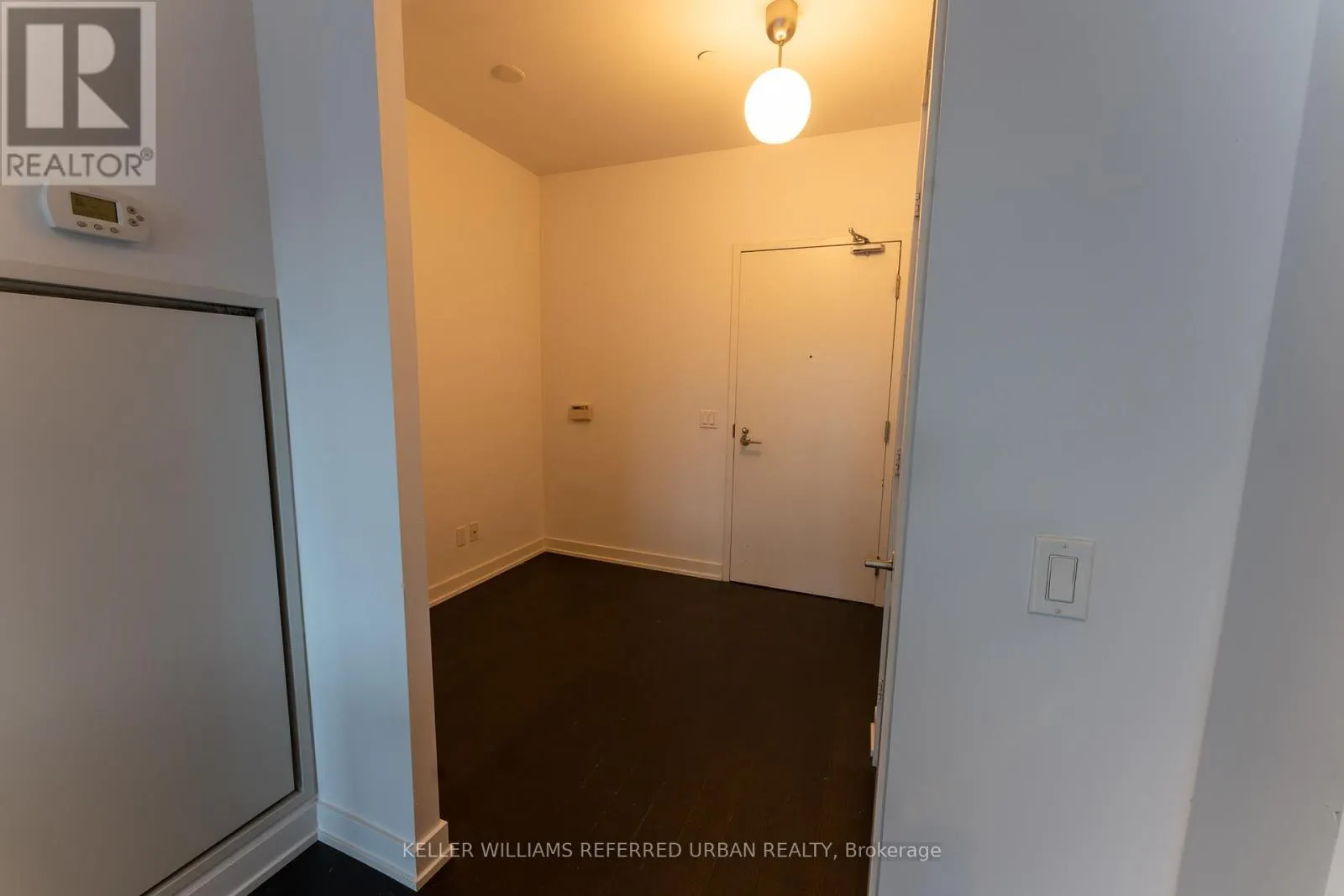 PH17 - 1030 KING STREET W