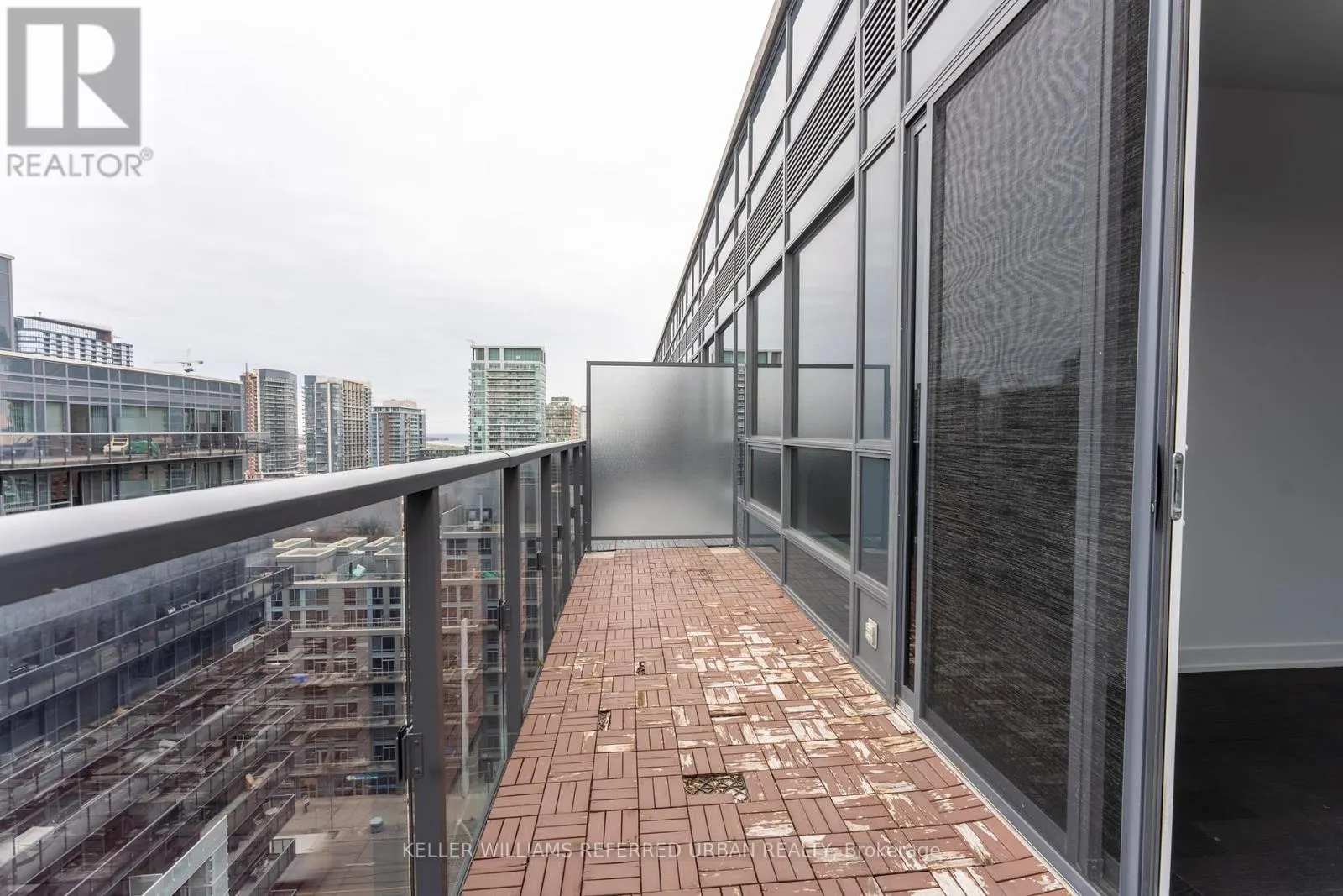PH17 - 1030 KING STREET W