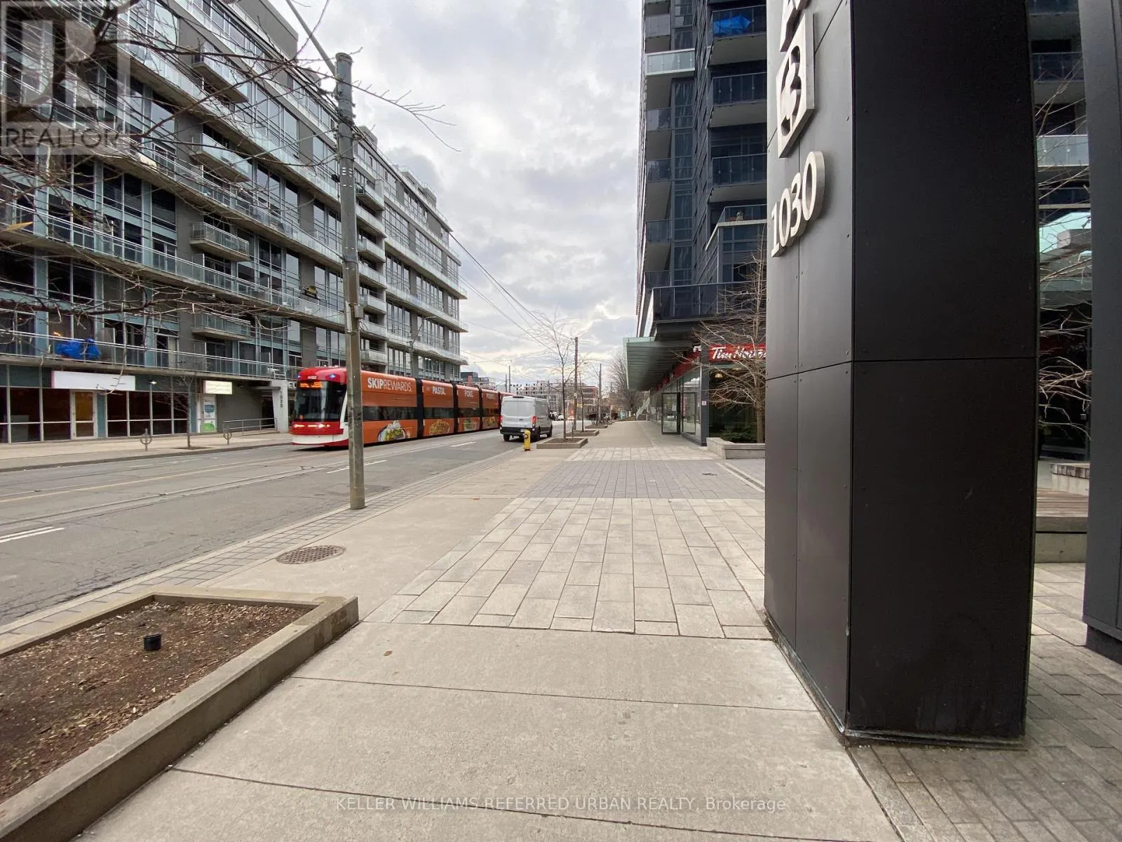 PH17 - 1030 KING STREET W