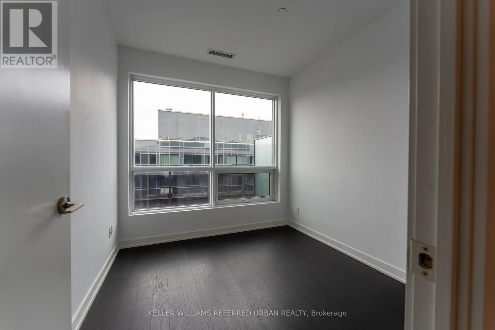 PH17 - 1030 KING STREET W