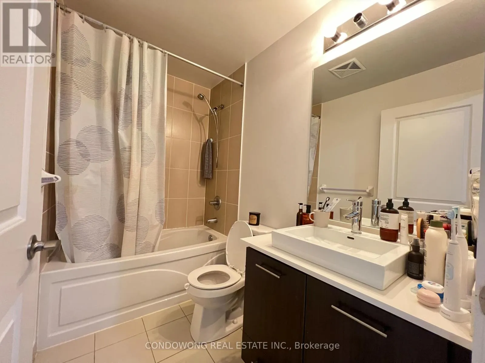 610 - 26 NORTON AVENUE