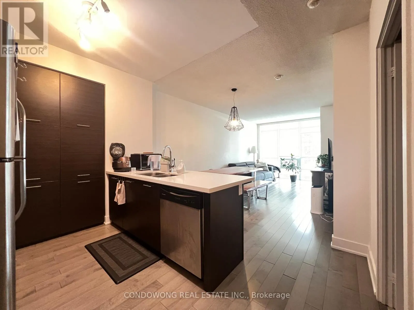 610 - 26 NORTON AVENUE