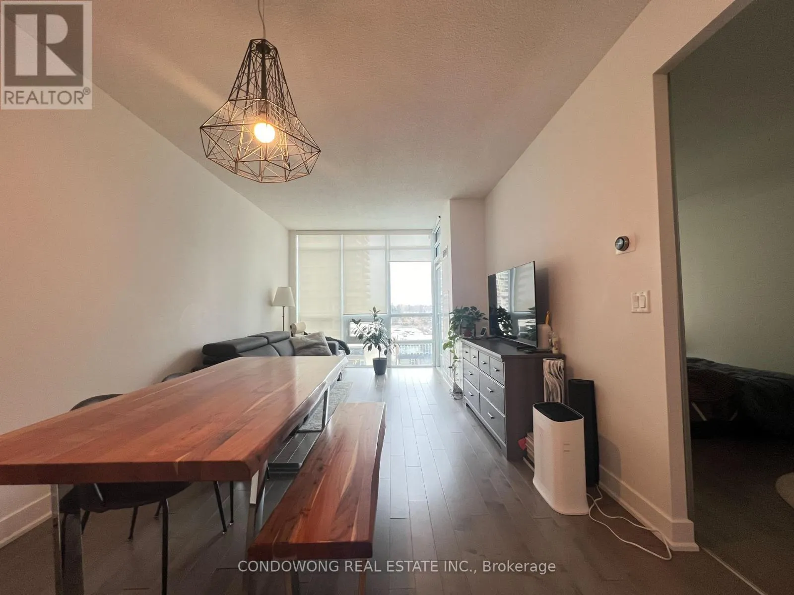 610 - 26 NORTON AVENUE