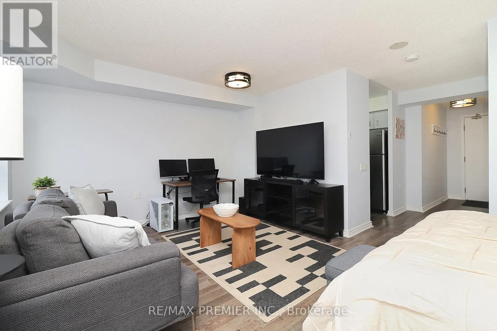 721 - 650 LAWRENCE AVENUE