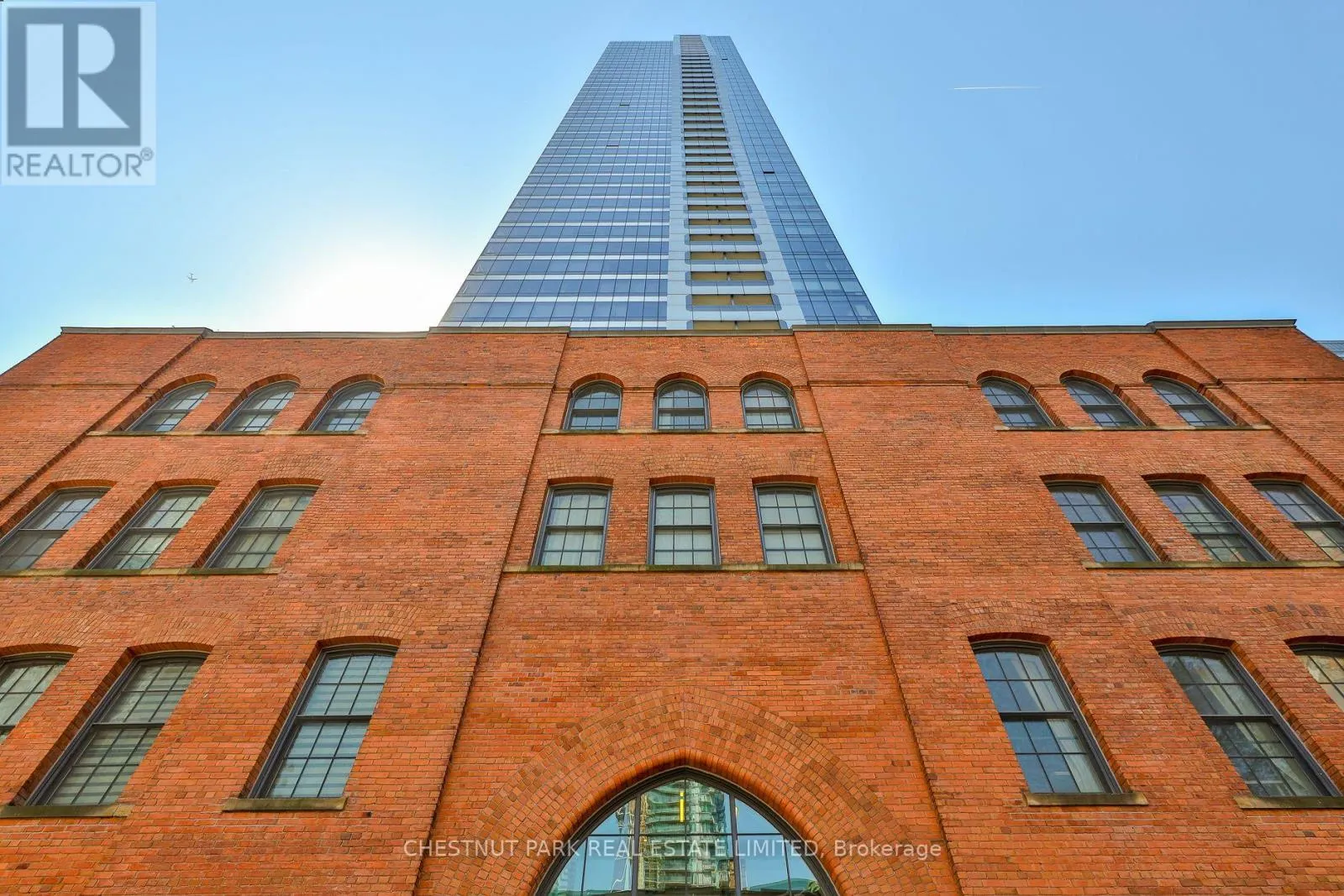 3205 - 5 ST. JOSEPH STREET