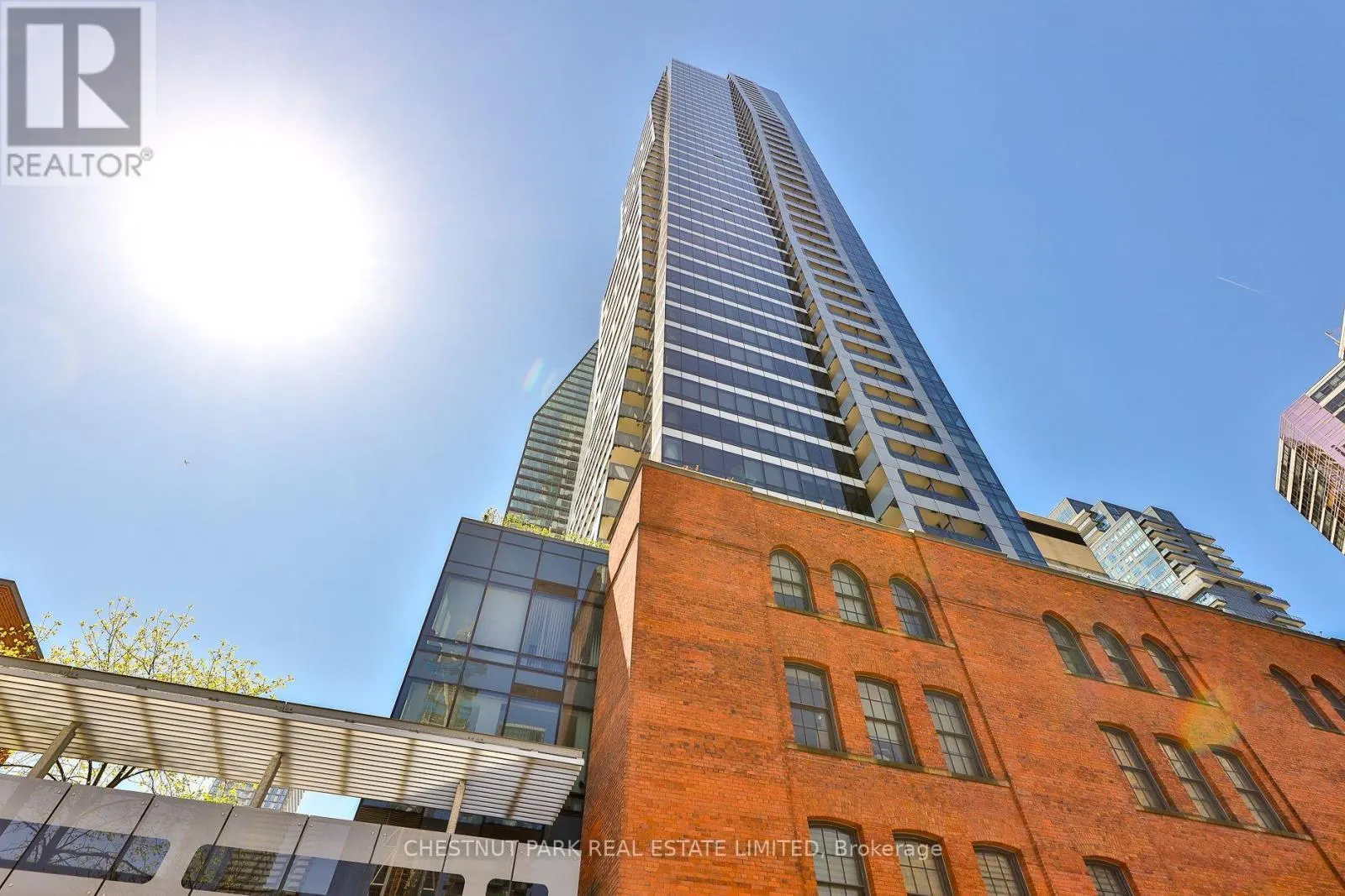 3205 - 5 ST. JOSEPH STREET