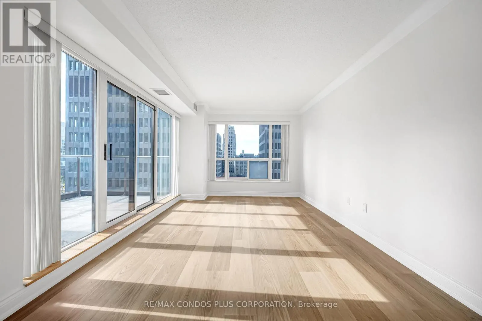903 - 909 BAY STREET