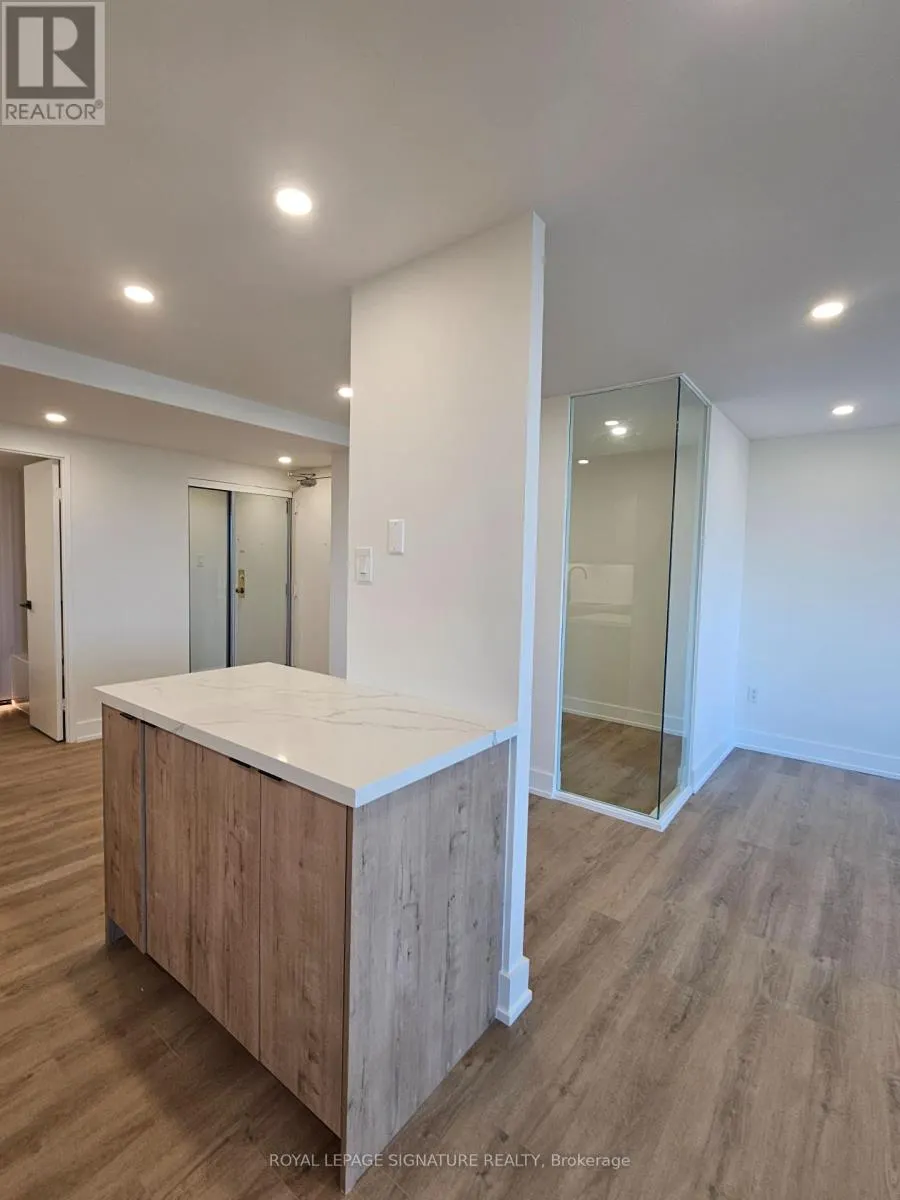 701 - 720 SPADINA AVENUE