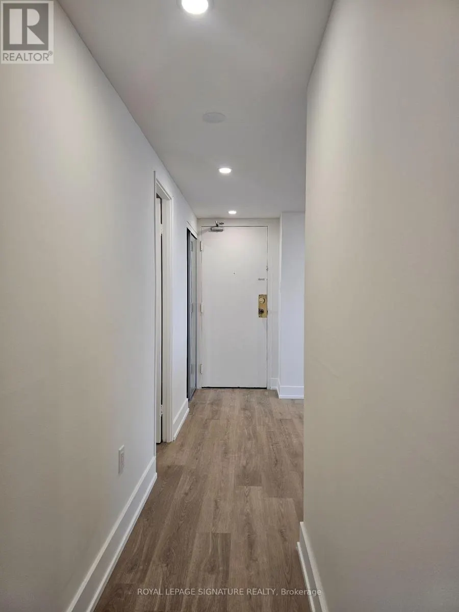 701 - 720 SPADINA AVENUE