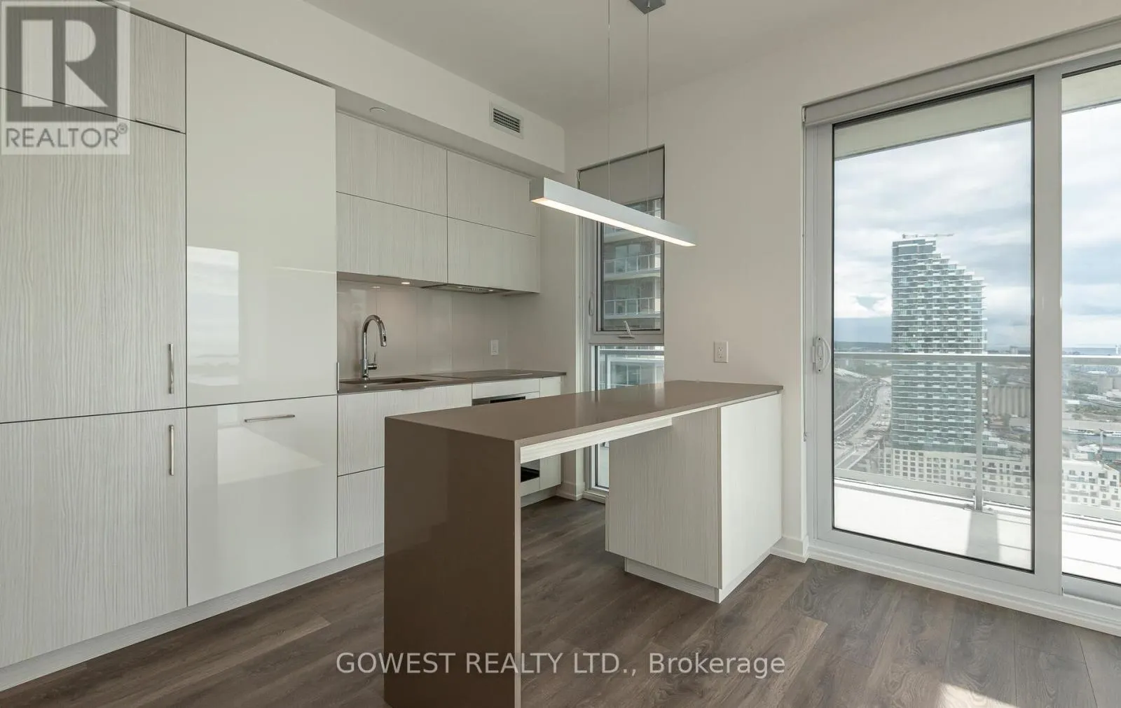 3803 - 15 LOWER JARVIS STREET