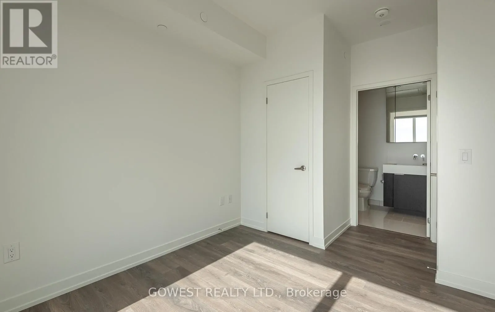 3803 - 15 LOWER JARVIS STREET