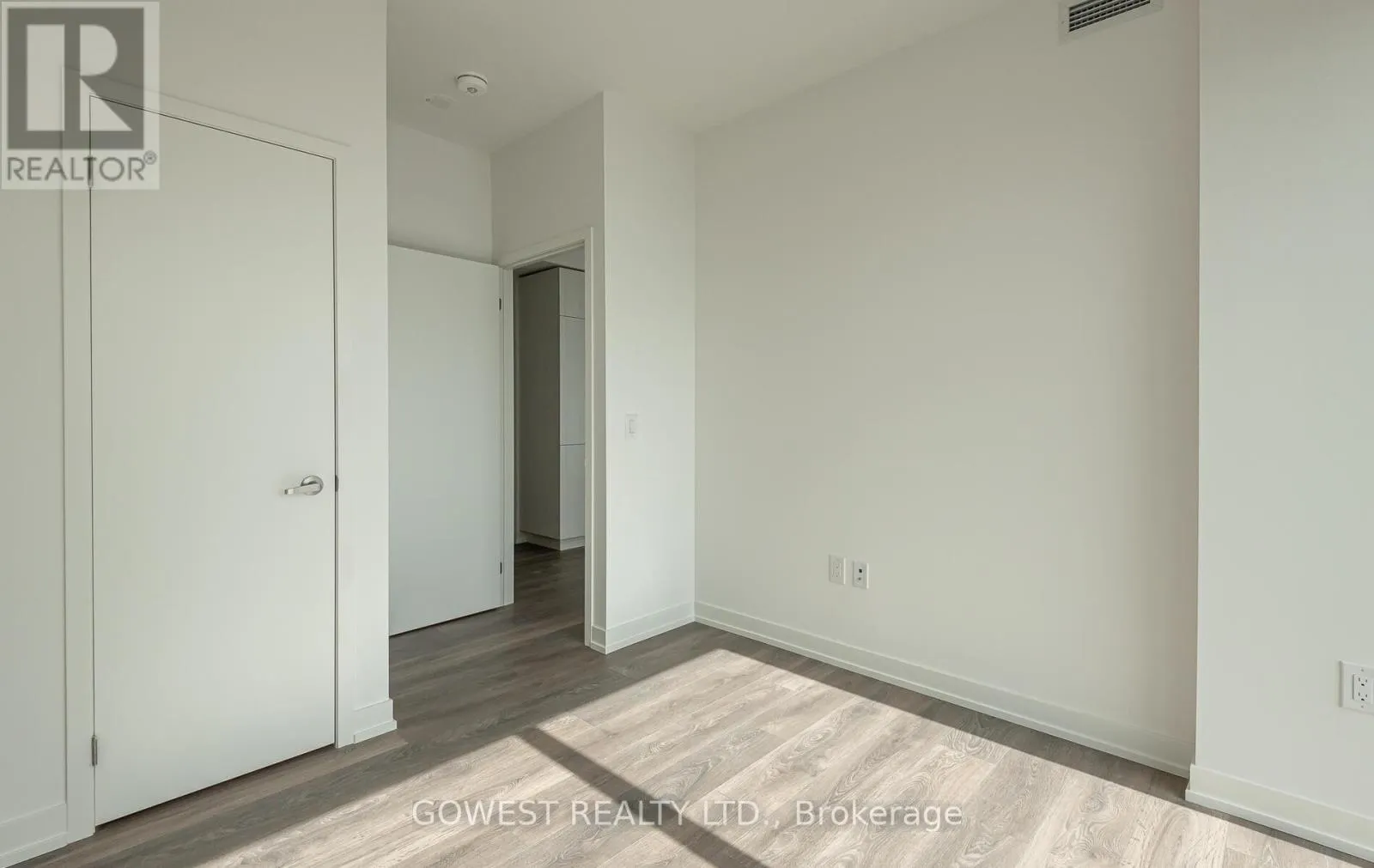 3803 - 15 LOWER JARVIS STREET