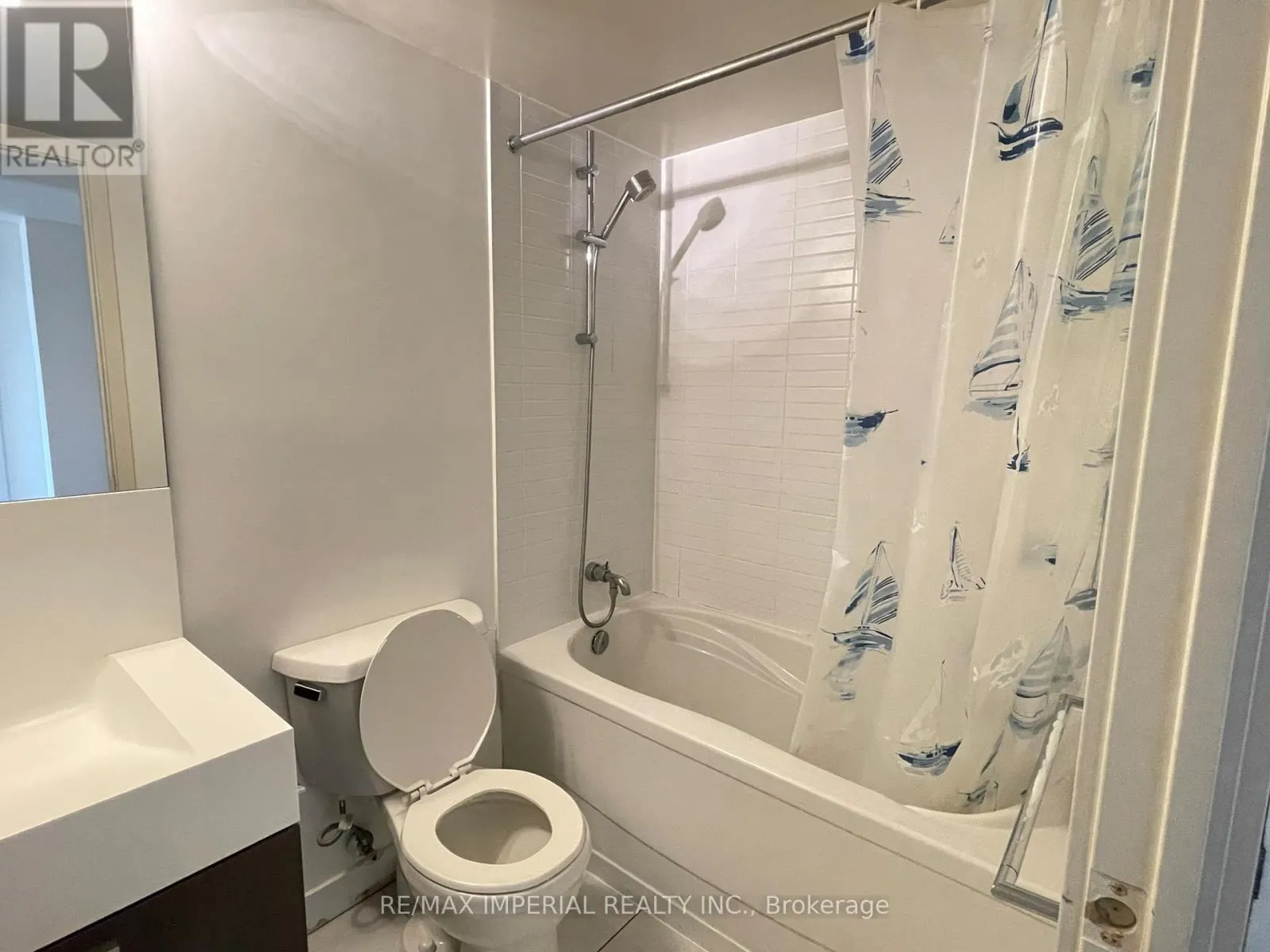 1602 - 110 CHARLES STREET E