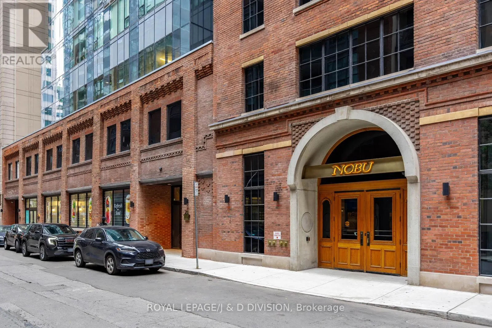 1002 - 15 MERCER STREET