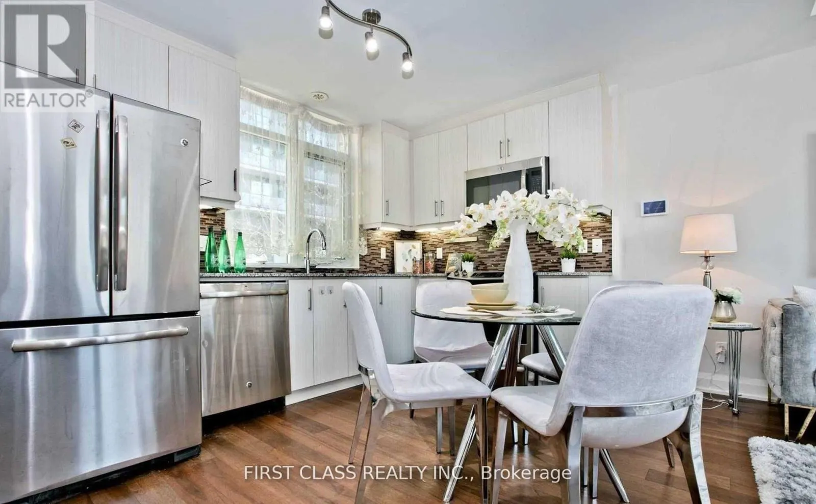 TH-111 - 367 BEECROFT ROAD