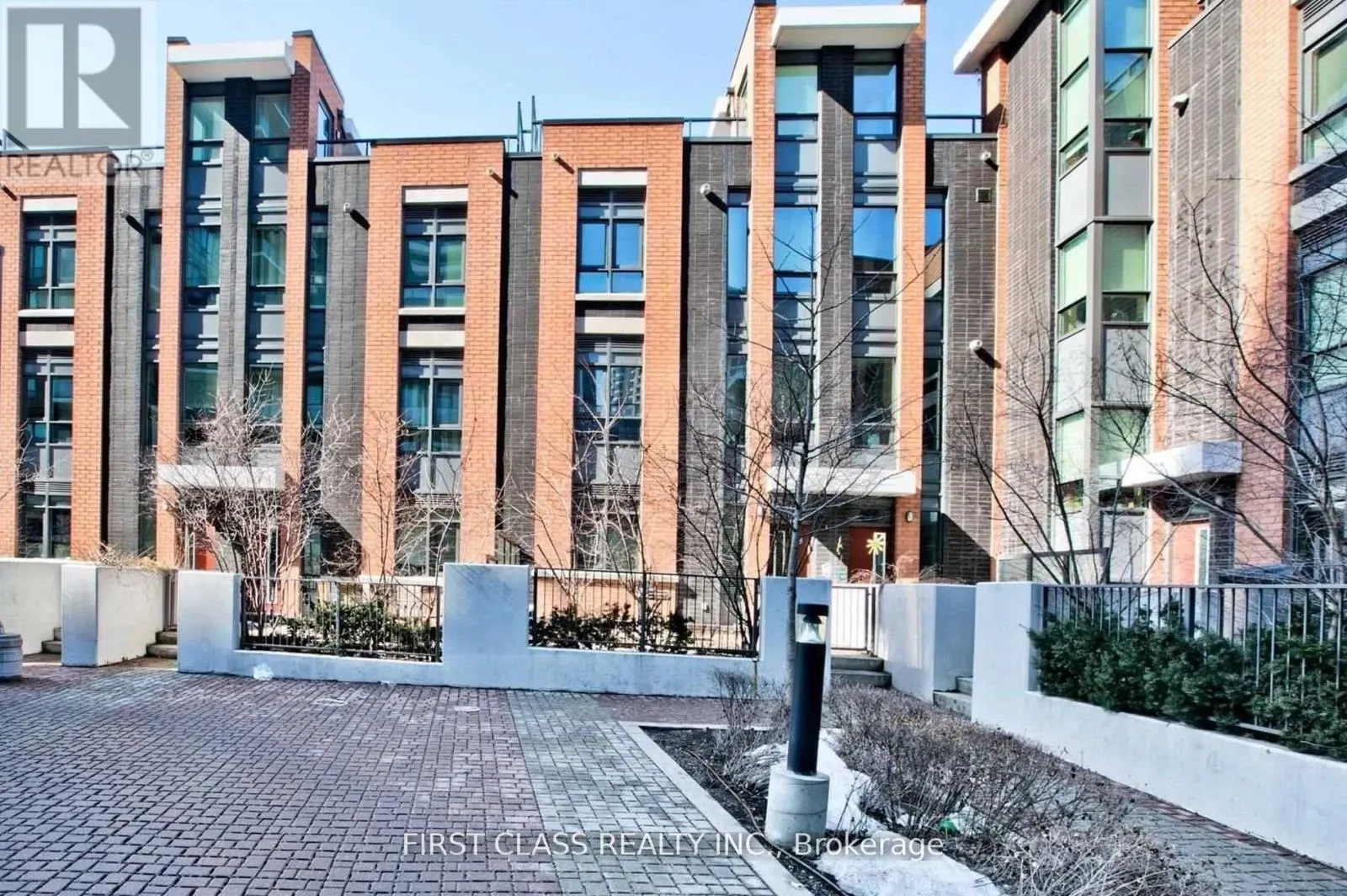 TH-111 - 367 BEECROFT ROAD