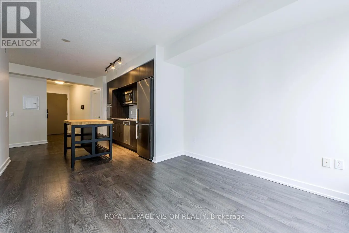 2207 - 10 YORK STREET