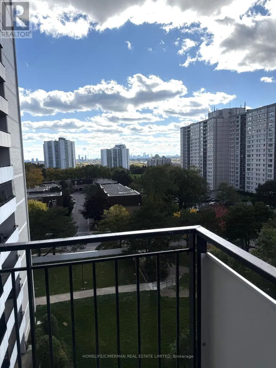 706 - 20 FOREST MANOR ROAD
