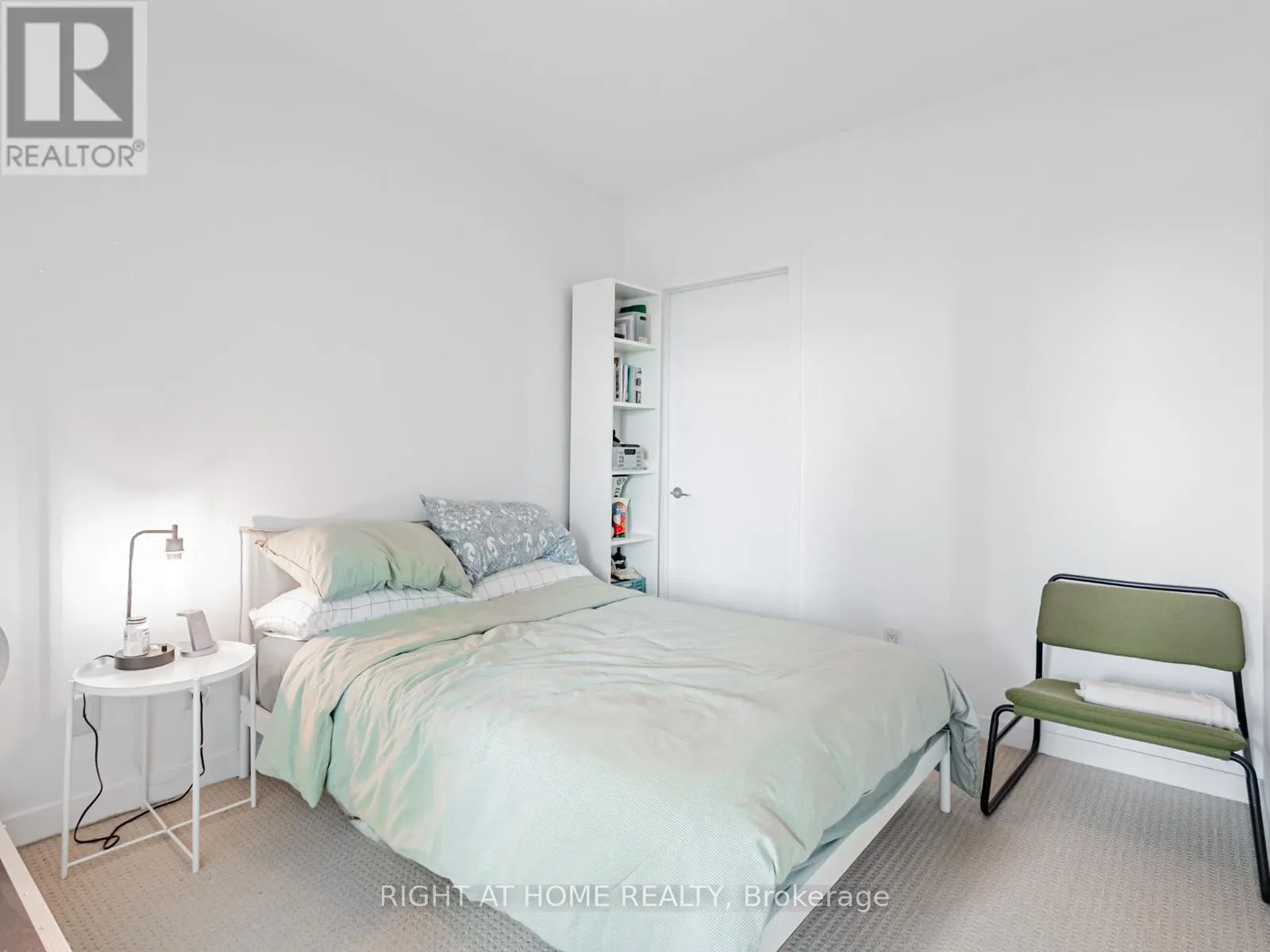 1507 - 69 LYNN WILLIAMS STREET