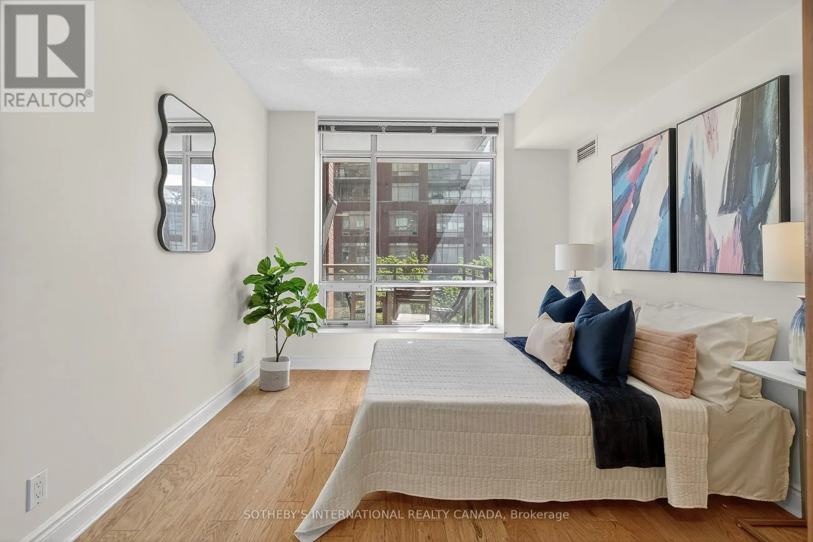 405W - 500 QUEENS QUAY W